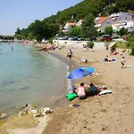 Apartament In With Terrace, Air Conditioning, Wi-fi, Washing Machine