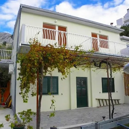In With Terrace, Air Conditioning, Wi-fi, Washing Machine Apartment *