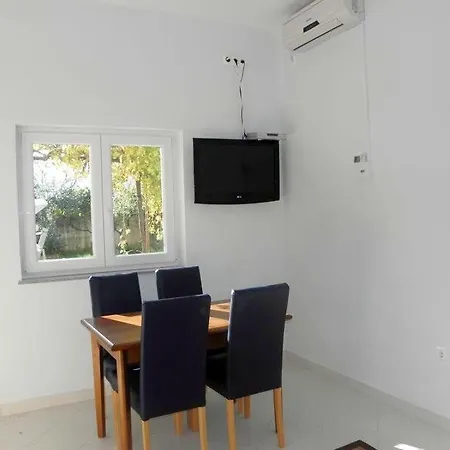 In With Terrace, Air Conditioning, Wi-fi, Washing Machine *