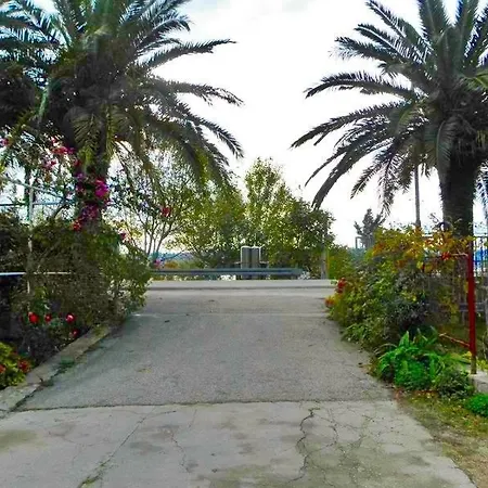 Apartment In With Terrace, Air Conditioning, Wi-fi, Washing Machine *