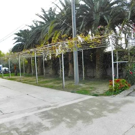Apartament In With Terrace, Air Conditioning, Wi-fi, Washing Machine *