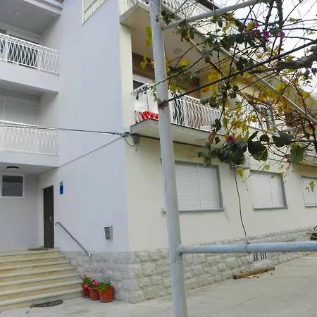 In With Terrace, Air Conditioning, Wi-fi, Washing Machine Apartment *