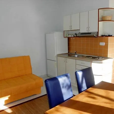 In With Terrace, Air Conditioning, Wi-fi, Washing Machine *