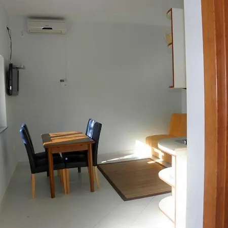 In With Terrace, Air Conditioning, Wi-fi, Washing Machine *